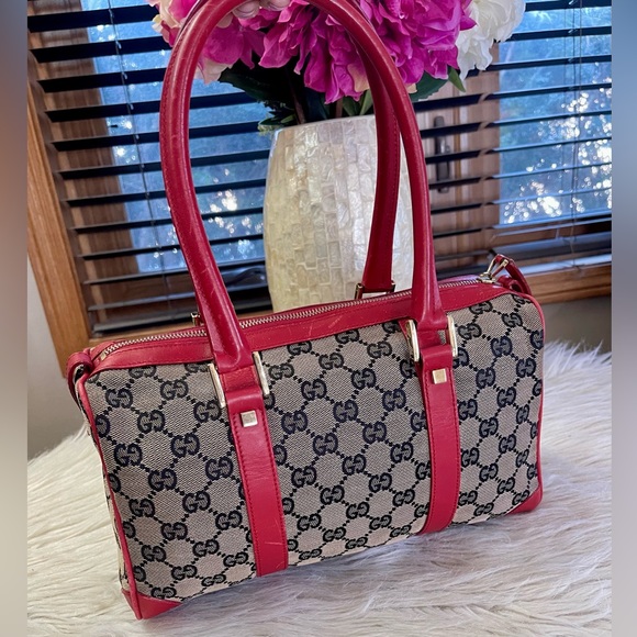 🌸Authentic GUCCI Monogram Shoulder Bag - Picture 2 of 13